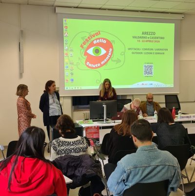 Apertura del festival con il convegno sulle povertà educative - il benvenuto di Simona Micali e Susanna Giaccherini