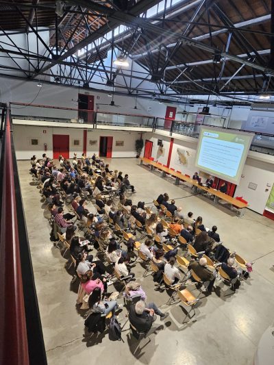 L'aula magna del Centro universitario di Geotecnologie ospita l'incontro per gli operatori dei servizi sociali e sanitari