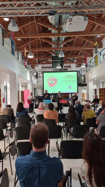 Qui comincia la lezione-concerto dell'Associazione jazzistica senese